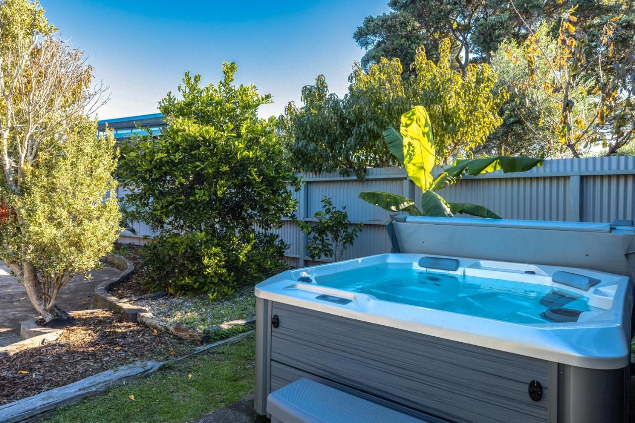 Driftwood Beach House With Spa Pool - Absolute Beachfront! Blackpool Exterior photo